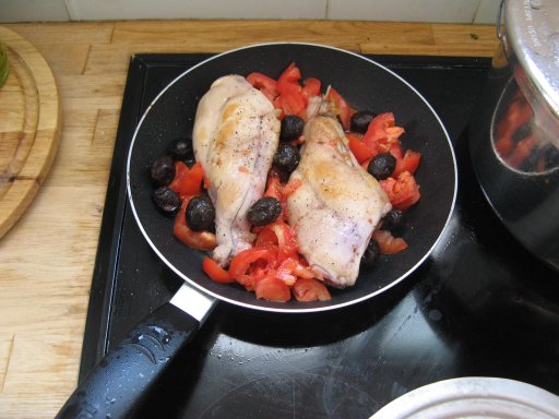 Lapin aux olives et à la tomate