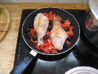 Lapin aux olives et à la tomate